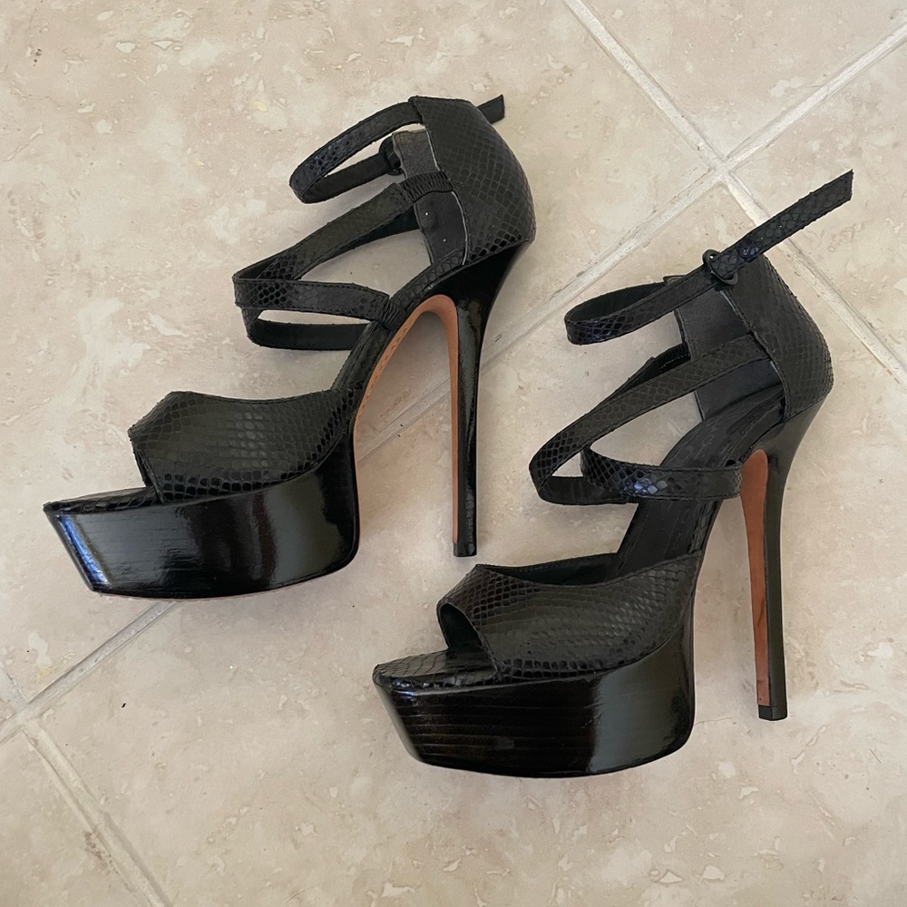 Alice + Olivia Gorgeous Black Python Platform Hee… - image 4